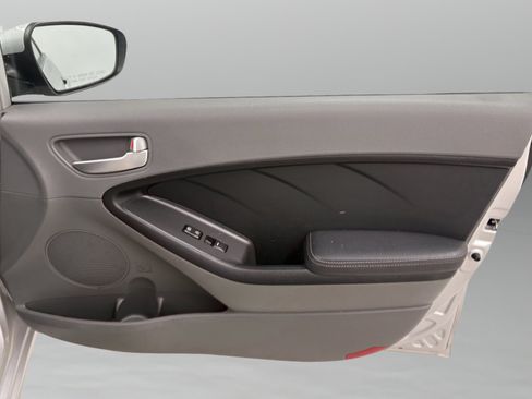 Used 2017 Kia Forte LX FWD image 22