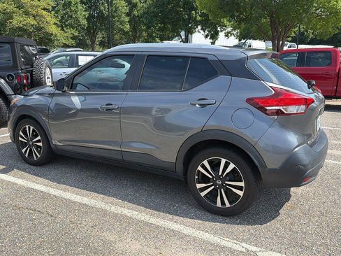 Used 2019 Nissan Kicks SV FWD image 3
