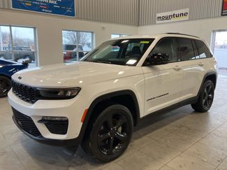 Used 2023 Jeep Grand Cherokee Limited w/ Luxury Tech Group II video 1