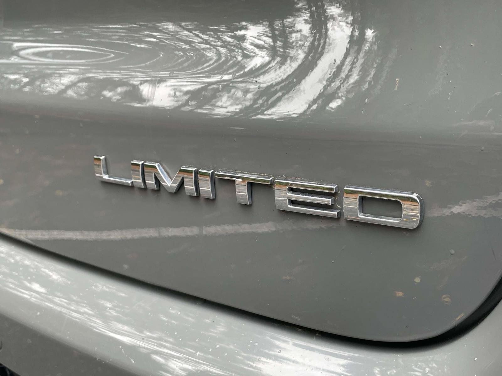 Used 2024 Jeep Compass Limited w/ Sun and Sound Group AWD/4WD image 8