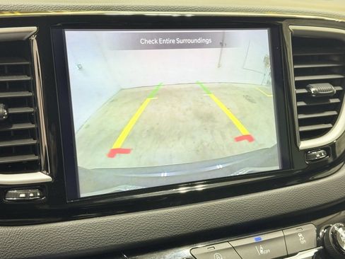 Used 2022 Chrysler Pacifica Touring-L image 24