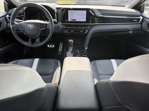 Certified 2025 Toyota Camry SE FWD image 4