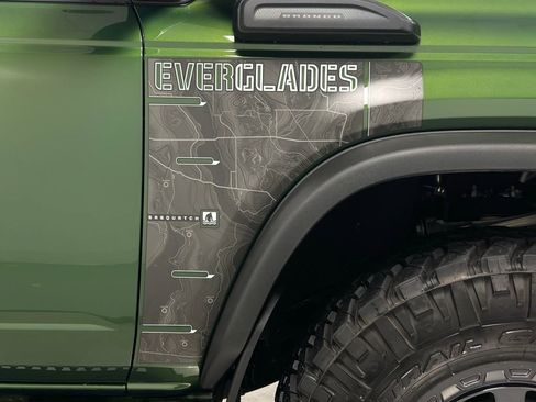 Used 2024 Ford Bronco Everglades image 27