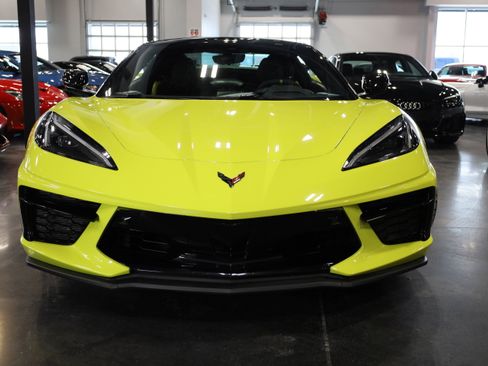 Used 2022 Chevrolet Corvette Stingray Premium Conv w/ Z51 Performance Package image 3