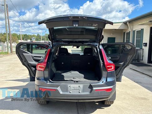 Used 2022 Volvo XC40 T5 R-Design w/ Advanced Package AWD/4WD image 16