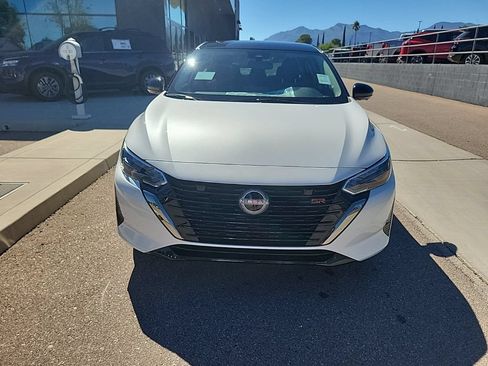 New 2025 Nissan Sentra SR w/ SR Premium Package FWD image 2