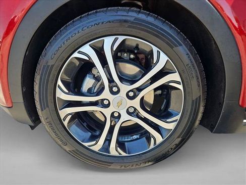 Used 2021 Chevrolet Bolt Premier w/ Infotainment Package FWD image 28