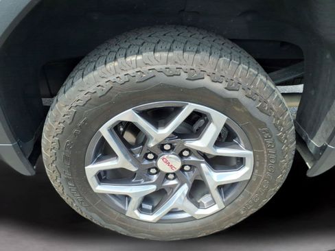Used 2023 GMC Sierra 1500 SLT w/ SLT Premium Plus Package AWD/4WD image 10