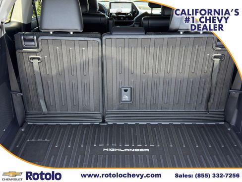 Used 2025 Toyota Highlander Platinum AWD/4WD image 12