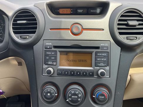 Used 2009 Kia Rondo LX FWD image 14