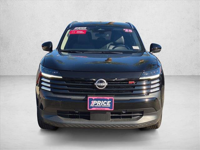 Certified 2025 Nissan Kicks SR FWD image 2