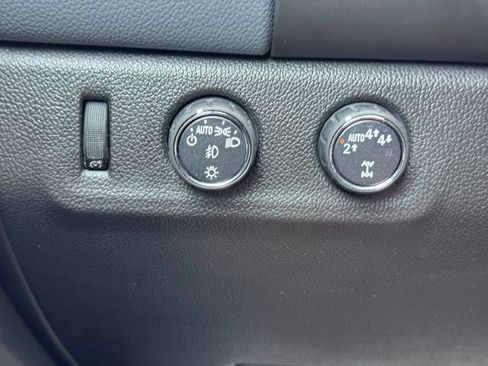 Used 2017 Chevrolet Colorado Z71 AWD/4WD image 23