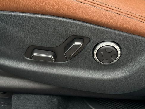 New 2026 Genesis GV70 2.5T Advanced image 28