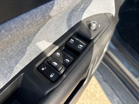 Used 2023 Jeep Compass Sport AWD/4WD image 10