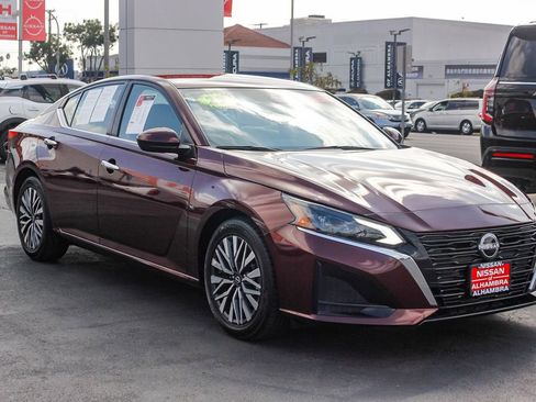 Certified 2023 Nissan Altima 2.5 SV image 4