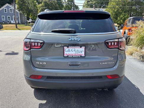 Used 2022 Jeep Compass Limited image 5
