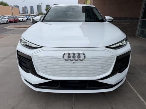 Used 2025 Audi Q6 e-tron Premium RWD image 10