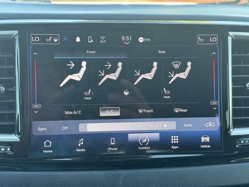 Certified 2024 Chrysler Pacifica Touring-L FWD image 31