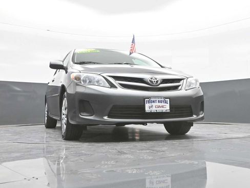 Used 2013 Toyota Corolla LE FWD image 32