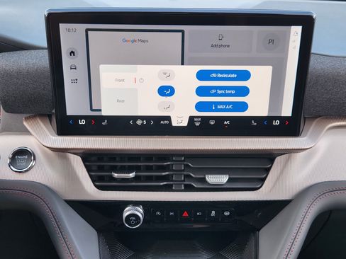 New 2026 Ford Explorer Active RWD image 14