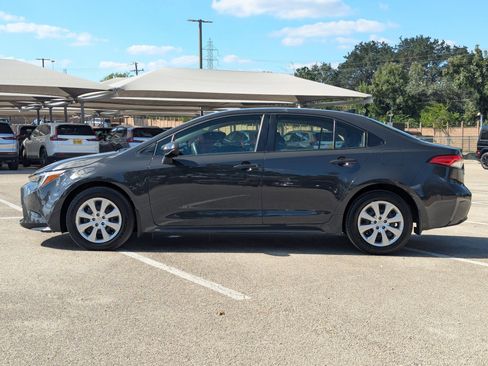 Used 2024 Toyota Corolla LE image 7