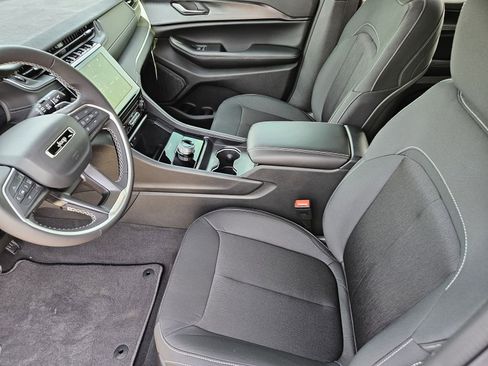 New 2025 Jeep Grand Cherokee L Laredo image 14