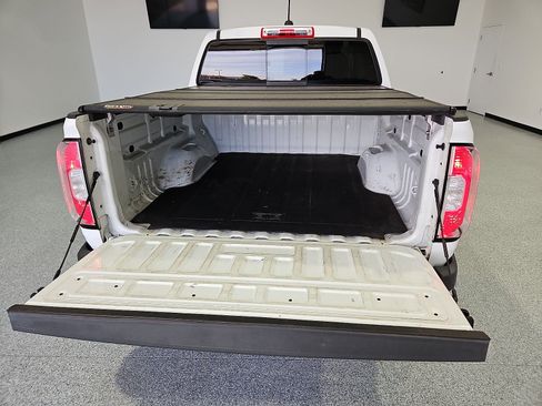 Used 2019 GMC Canyon SLE w/ Driver Alert Package AWD/4WD image 12