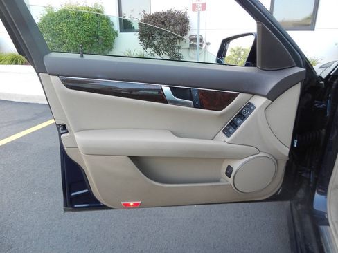 Used 2012 Mercedes-Benz C 250 Sedan image 26
