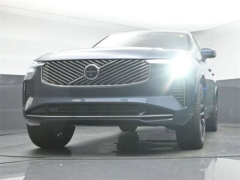 New 2026 Volvo XC90 B6 Plus w/ Protection Package Premier image 39