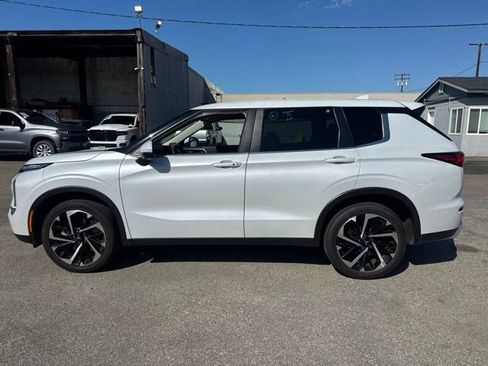Used 2024 Mitsubishi Outlander SE AWD/4WD image 8