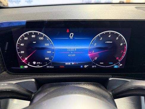Used 2025 Mercedes-Benz GLB 250 4MATIC image 38