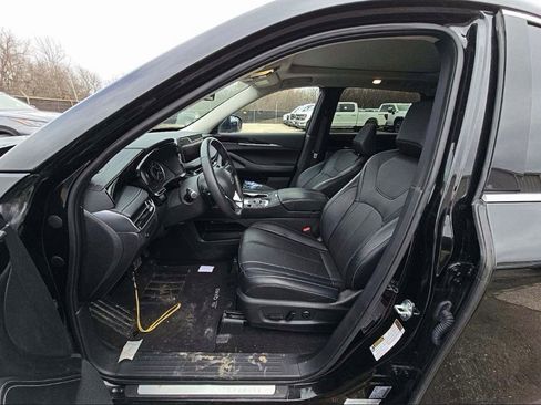 Used 2024 INFINITI QX60 Pure AWD/4WD image 3