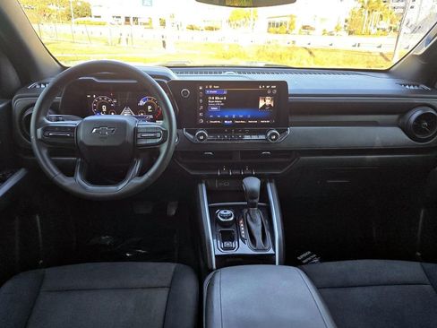 Used 2025 Chevrolet Colorado Trail Boss image 12