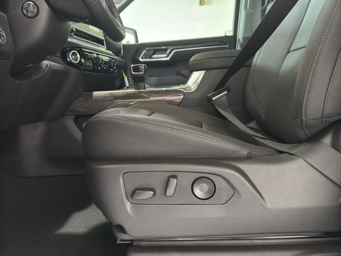 New 2026 Chevrolet Silverado 1500 LTZ w/ LTZ Convenience Package II image 24