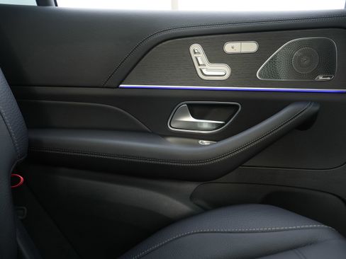 New 2026 Mercedes-Benz GLS 450 4MATIC image 47