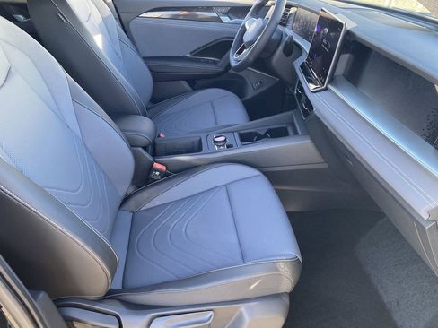 New 2026 Volkswagen Tiguan SE R-Line image 8