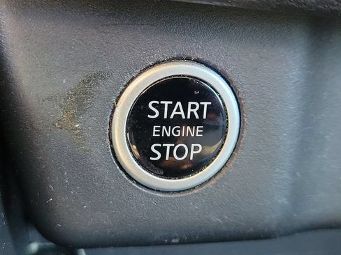 Used 2023 Nissan Rogue SV AWD/4WD image 30