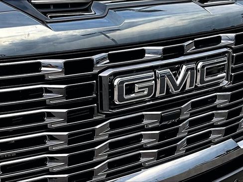 Used 2024 GMC Sierra 2500 Denali Ultimate w/ Max Trailering Package AWD/4WD image 31