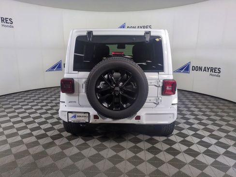 Used 2021 Jeep Wrangler Unlimited Sahara image 4