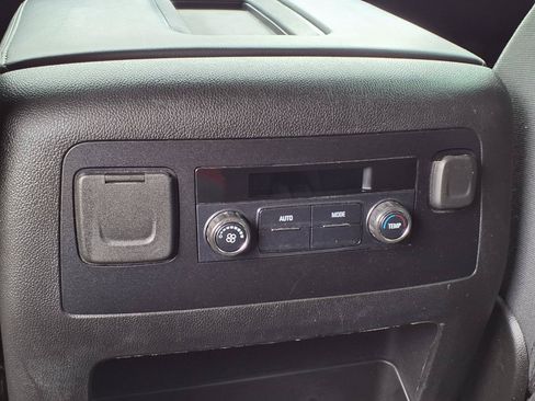 Used 2020 Chevrolet Tahoe LS RWD image 16