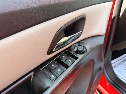 Used 2014 Chevrolet Cruze LS image 8