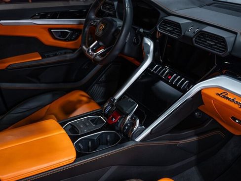 Used 2021 Lamborghini Urus AWD/4WD image 59