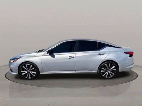 Used 2021 Nissan Altima 2.5 SR FWD image 3