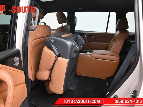 Used 2024 INFINITI QX80 Sensory AWD/4WD image 32