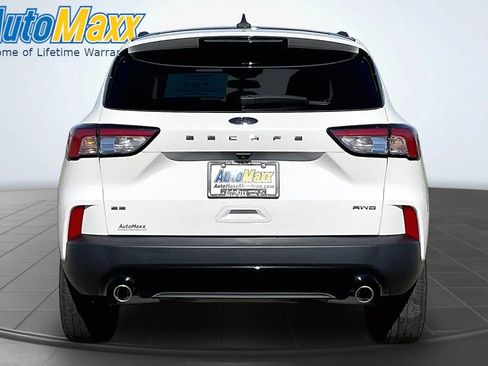 Used 2022 Ford Escape SE w/ SE Sport Appearance Package AWD/4WD image 9