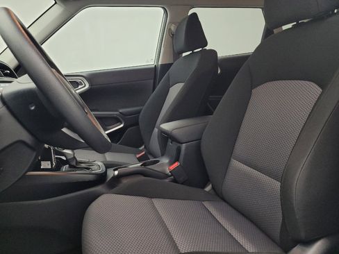 Used 2025 Kia Soul LX image 17