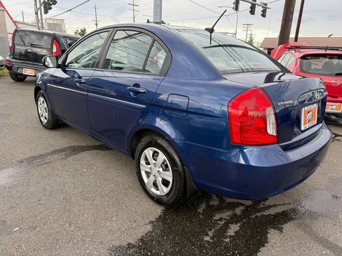 Used 2010 Hyundai Accent GLS image 5