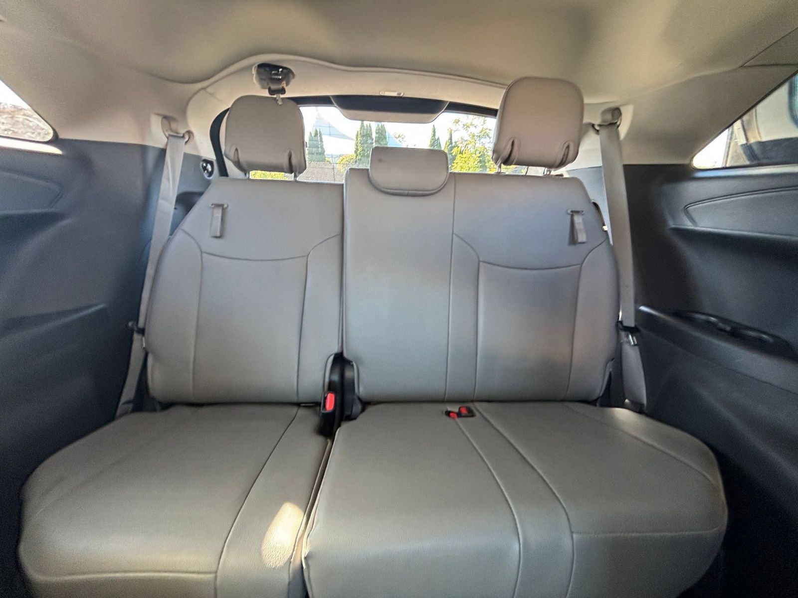 Used 2025 Toyota Sienna XLE FWD image 29