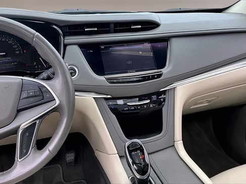 Used 2017 Cadillac XT5 Premium Luxury image 6