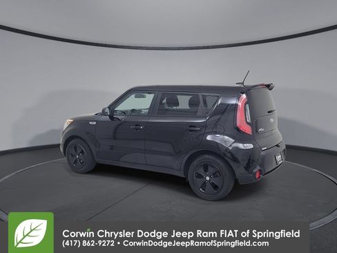 Used 2015 Kia Soul FWD image 10